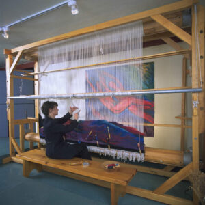 Paulette-M-Sauve-01-weaving-tapestry-on-Gobelins-style-loom