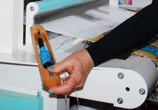 Paulette-tisse-sur-TC2